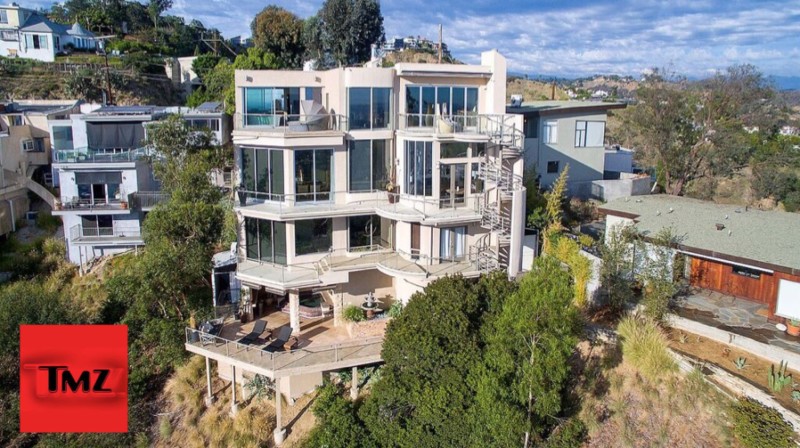 Nicole Scherzinger buys in Hollywood Hills from Jason Oppenheim.